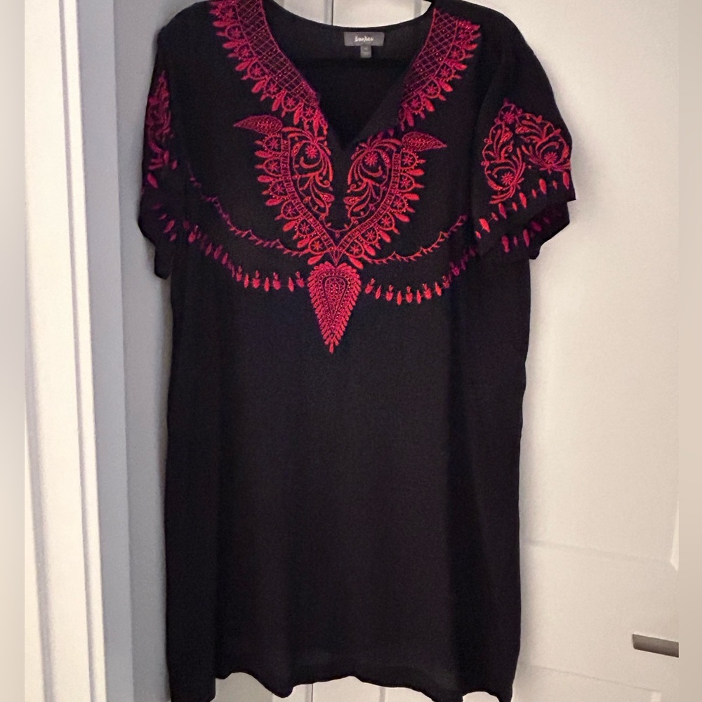 Red black print shift dress